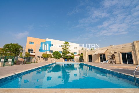 Vila di Al Reef, Abu Dhabi, UEA 3 kamar tidur, 174.1 m2 nomor 693878 - foto 3