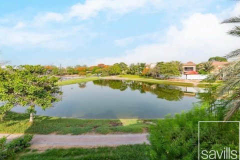 Villa te huur in Jumeirah Islands, Dubai, VAE 4 slaapkamers, 483 vr.m., nr 646401 - foto 2