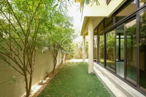 Villetta a schiera in affitto a Dubai, EAU 3 camere da letto, 253 mq. № 713970 - foto 5