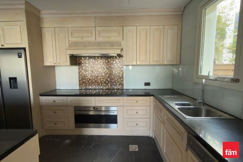 Villa sa Dubai, UAE 4 silid-tulugan, 635.8 sq.m. № 701333 - larawan 9
