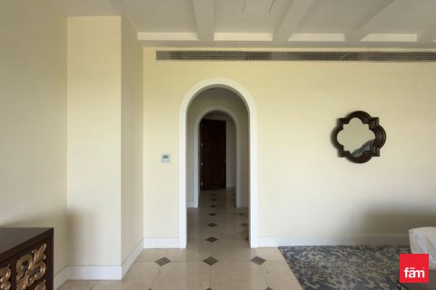 Villa sa Dubai, UAE 4 silid-tulugan, 635.8 sq.m. № 701333 - larawan 15