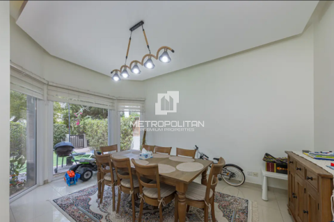 Villa til salgs i Motor City, Dubai, Emiratene 3 soverom, 454 kvm Nr. 663495 - Foto 8