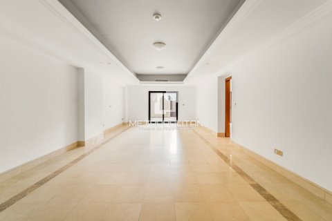 Kaupunkipientalo Palm Jumeirah, Dubai, Arabiemiraatit 3 makuuhuonetta, 456 m2 № 663440 - kuva 1