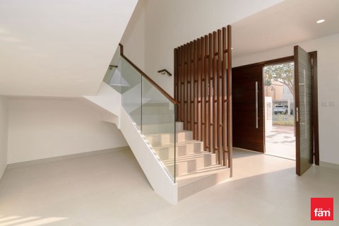 Снять в аренду виллу в Джабаль-Али, Дубай, ОАЭ 4 спальни, 741.7м2, № 689375 - фото 5