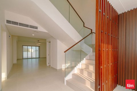 Снять в аренду виллу в Джабаль-Али, Дубай, ОАЭ 4 спальни, 741.7м2, № 689375 - фото 3