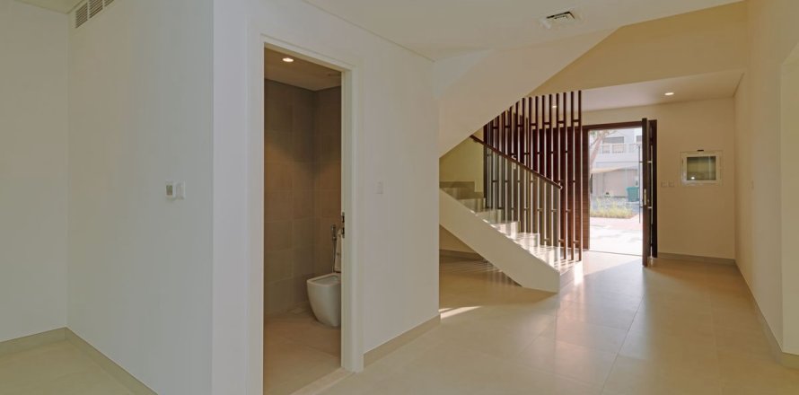 Вилла в Джабаль-Али, Дубай, ОАЭ 4 спальни, 741.7м2 № 689375