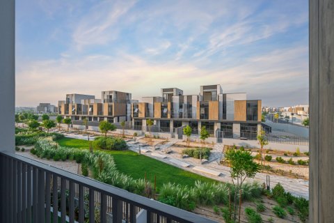 Villa in Mudon, Dubai, UAE 3 bedrooms, 168 sq.m. № 697308 - photo 8