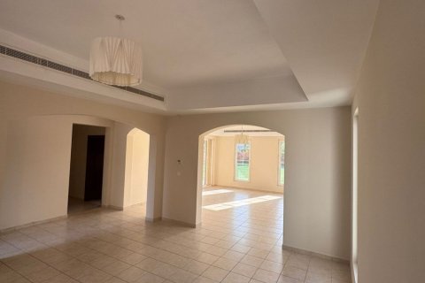 Villa itt: Arabian Ranches, Dubai, EAE, 4 hálószoba, 955 m², azonosító: 697287 - fénykép 11