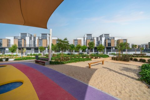 Townhouse in Mudon, Dubai, UAE 3 bedrooms, 168 sq.m. № 697309 - photo 7