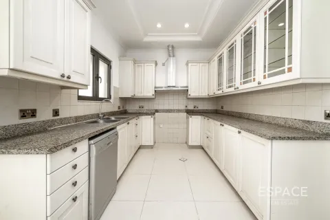 Villa til salg i Palm Jumeirah, Dubai, UAE 5 soveværelser, 743 kvm № 649823 - foto 11