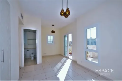 Villa till försäljning i The Springs, Dubai, UAE 2 sovrum, 167 kvm Nr. 649820 - fotografi 12