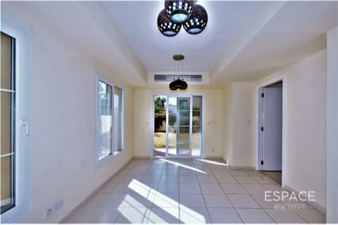 Villa till försäljning i The Springs, Dubai, UAE 2 sovrum, 167 kvm Nr. 649820 - fotografi 9