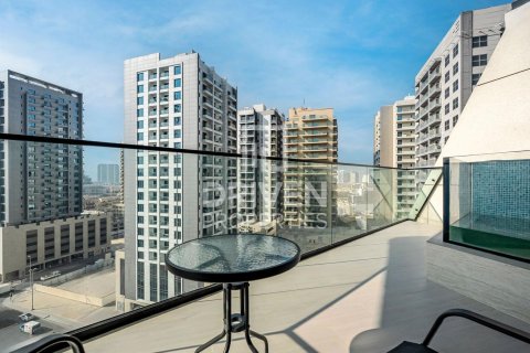 Купить квартиру в Джумейра Вилладж Серкл, Дубай, ОАЭ 1 спальня, 74м2, № 683537 - фото 1