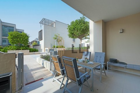 Rumah bandar di Al Raha Beach, Abu Dhabi, UAE 4 bilik tidur, 377.6 meter persegi № 597465 - foto 5
