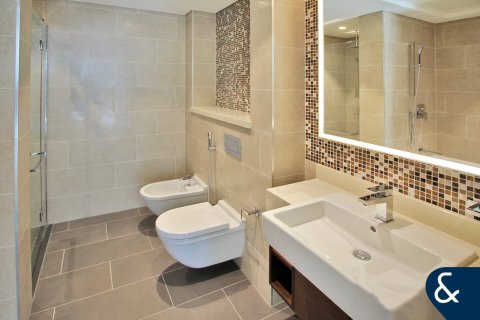 Lägenhet till försäljning i Mohammed Bin Rashid City, Dubai, UAE 2 sovrum, 121 kvm Nr. 667440 - fotografi 8