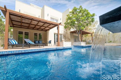 ویلا در Meadows، Dubai ، امارات متحده عربی 5 خوابه ، 556.02 متر مربع.  شماره 747202