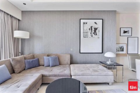 شقة للبيع في الخليج التجاري، دبي، الإمارات العربية المتحدة 1 غرفة نوم ، 98 متر مربع ، رقم 679905 - صورة 1