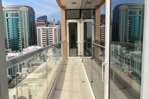 Apartament në Al Khalidiya, Abu Dhabi, Emiratet e Bashkuara Arabe 3 dhoma gjumi, 185.8 m2. № 590481 - Foto 2