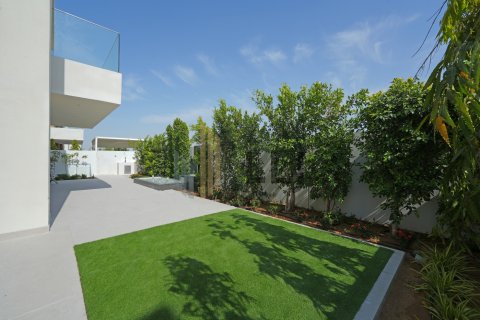 Villa à vendre à  Saadiyat Island, Abu Dhabi, EAU 4 chambres, 629.3 m2 № 590483 - photo 2