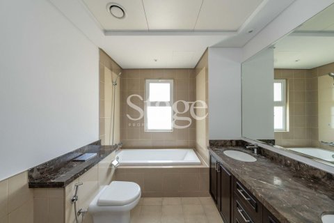 Villa in Serena, Dubai, UAE 3 bedrooms, 300 sq.m. № 737430 - photo 16