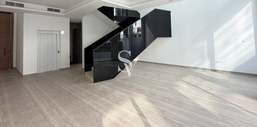 Városi lakóépület itt: Al Barari, Dubai, EAE, 4 hálószoba, 180 m², azonosító: 693367