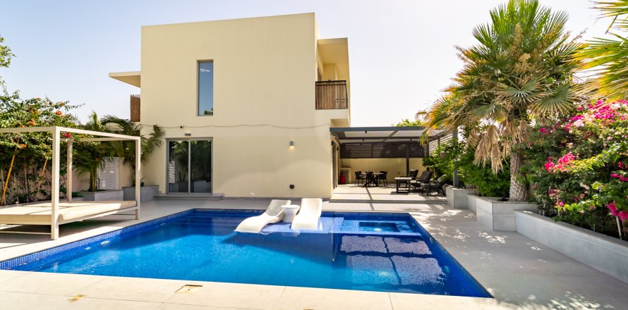 Ridamaja asukohaga Dubai, AÜE: 4 magamistoaga, 205 m² Nr 713352