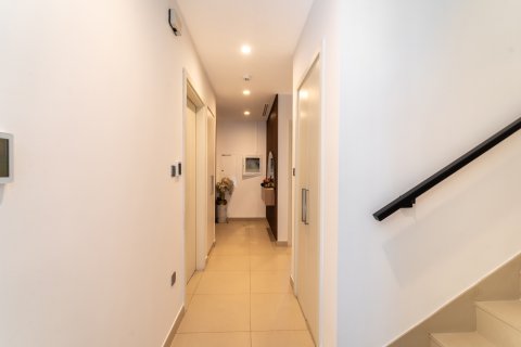 Müüa ridamaja asukohaga Dubai, AÜE: 4 magamistoaga, 205 m² Nr 713352 - pilt 18