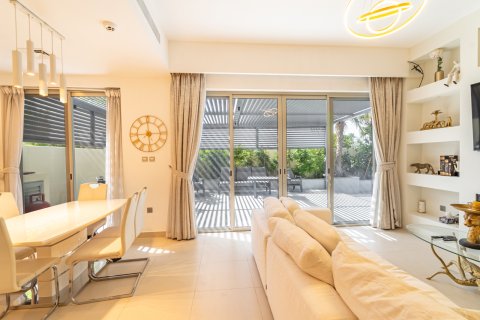 Müüa ridamaja asukohaga Dubai, AÜE: 4 magamistoaga, 205 m² Nr 713352 - pilt 8