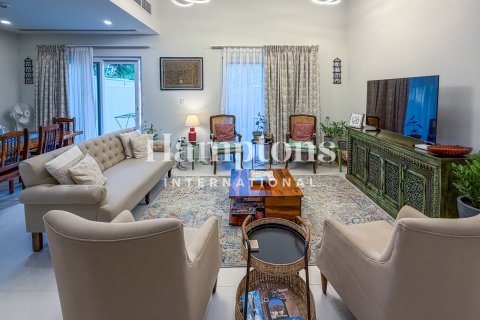 Adosado en alquiler en Dubai Land, Dubai, EAU 3 dormitorios, 161.35950458 m2 № 650908 - foto 12