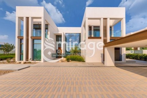 Abu Dhabi、UAE にあるヴィラ販売中 5ベッドルーム、419 m2、No597361 - 写真 1