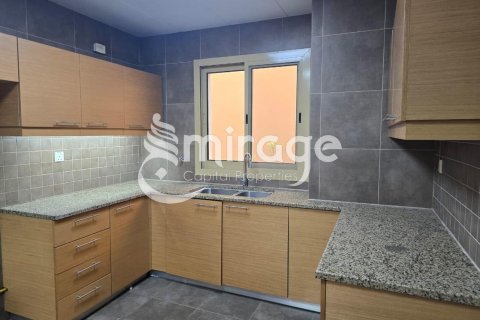 Rumah bandar di Al Raha Golf Gardens, Abu Dhabi, UAE 4 bilik tidur, 378.1 meter persegi № 597119 - foto 6