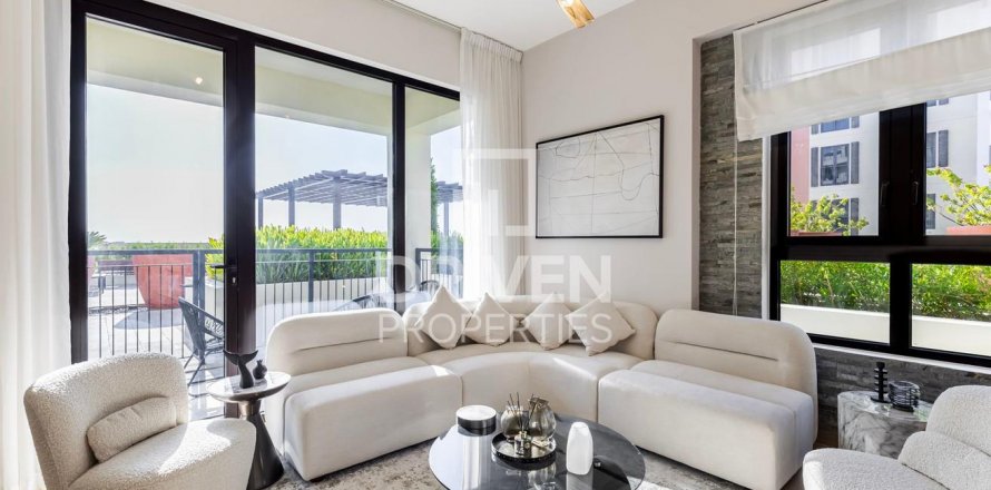 Apartmen di Jumeirah, Dubai, UAE 2 bilik tidur, 122 meter persegi № 603741