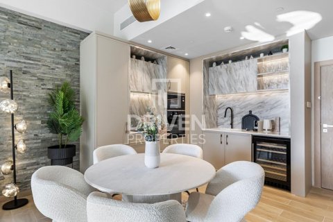 Apartmen di Jumeirah, Dubai, UAE 2 bilik tidur, 122 meter persegi № 603741 - foto 2