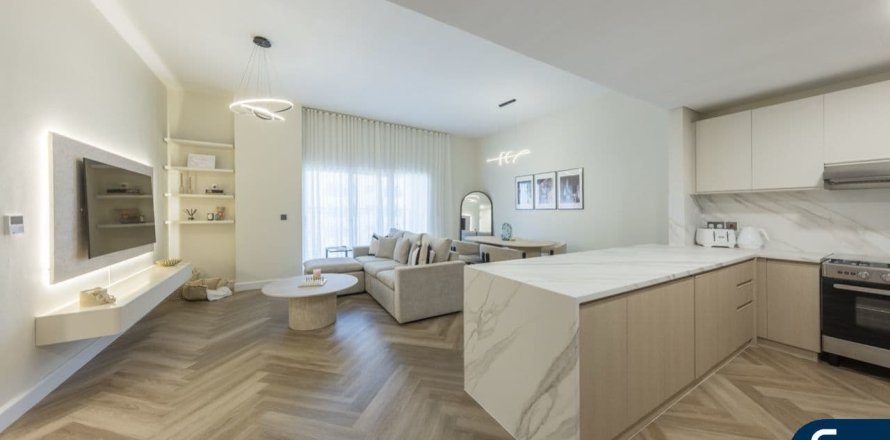 Byt v Jumeirah Golf Estates, Dubai, SAE 2 ložnice, 128 m² Č.: 667012