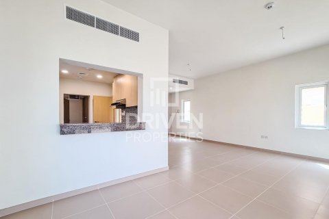 Villa in Dubai Land, Dubai, UAE 3 bedrooms, 333 sq.m. № 602998 - photo 2