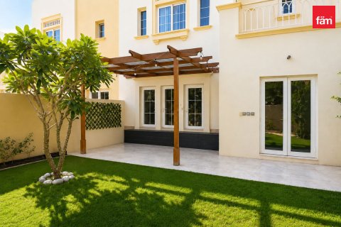 Villa itt: Dubai, EAE, 3 hálószoba, 212.5 m², azonosító: 739576