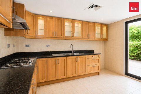 Vila di Dubai, UEA 3 kamar tidur, 212.5 m2 nomor 739576 - foto 3