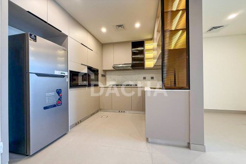 Apartamento en venta en Jumeirah Village Circle, Dubai, EAU 2 dormitorios, 132 m2 № 707867 - foto 2