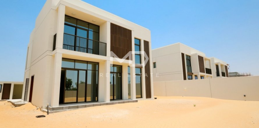 Villa sa Abu Dhabi, UAE 4 silid-tulugan, 770 sq.m. № 555180