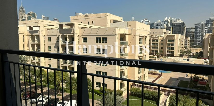Apartman u gradu The Views, Dubai, UAE 1 spavaća soba, 79.2463 m2 Br. 693712