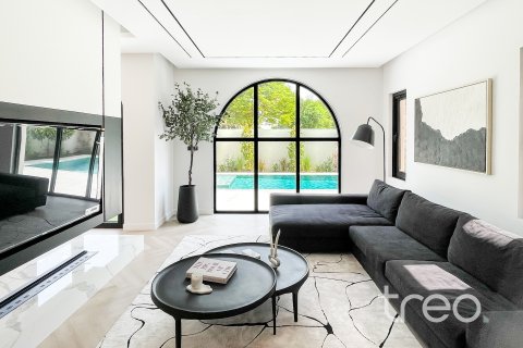 Villa sa Arabian Ranches, Dubai, UAE 6 silid-tulugan, 434.41 sq.m. № 733081 - larawan 3