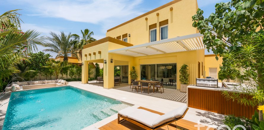 فيلا في Jumeirah Park، دبي 4 غرفة نوم ، 327.67 متر مربع . ر قم 733082