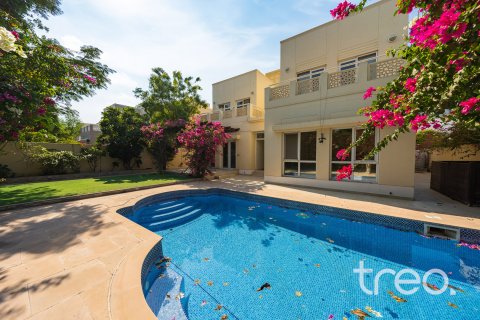 Villa em Meadows, Dubai, EAU 4 quartos, 343.74 m2 № 733077