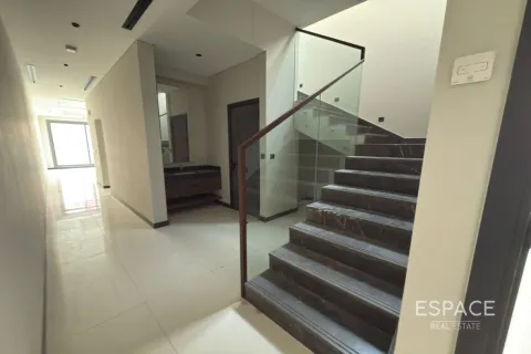 Magacin u Al Furjan, Dubai, UAE 3 spavaćih soba, 236 m2 Br. 670195 - fotografija 2