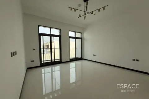 Magacin u Al Furjan, Dubai, UAE 3 spavaćih soba, 236 m2 Br. 670195 - fotografija 1