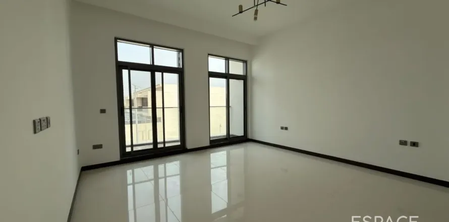 Magacin u Al Furjan, Dubai, UAE 236 m2, 3 spavaćih soba Br. 670195