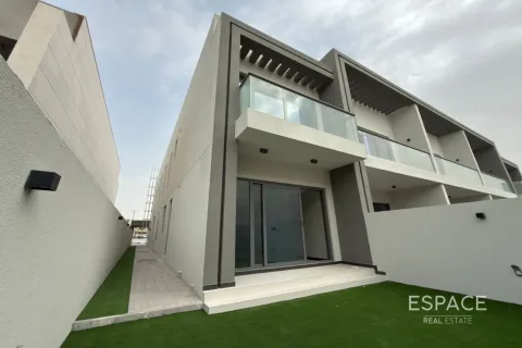 Magacin u Al Furjan, Dubai, UAE 3 spavaćih soba, 236 m2 Br. 670195 - fotografija 4