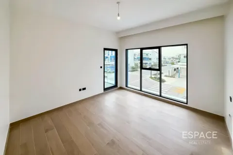 Townhouse til salg i Damac Lagoons, Dubai, UAE 4 soveværelser, 211 kvm № 670189 - foto 13