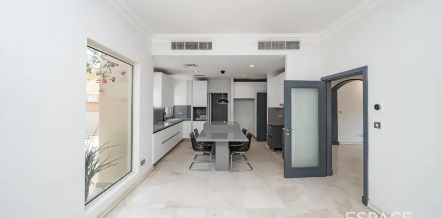 Vila u gradu Arabian Ranches, Dubai, UAE 3 spavaće sobe, 294 m2 Br. 670193