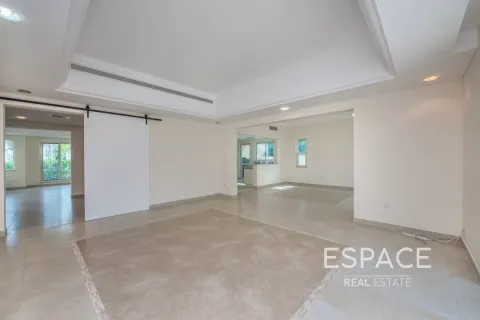 Villa til leje i Dubai Sports City, Dubai, UAE 5 soveværelser, 446 kvm № 670192 - foto 6